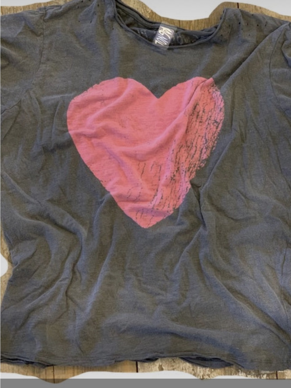 Magnolia Pearl Short Sleeve Tee with Pink Heart on Gray